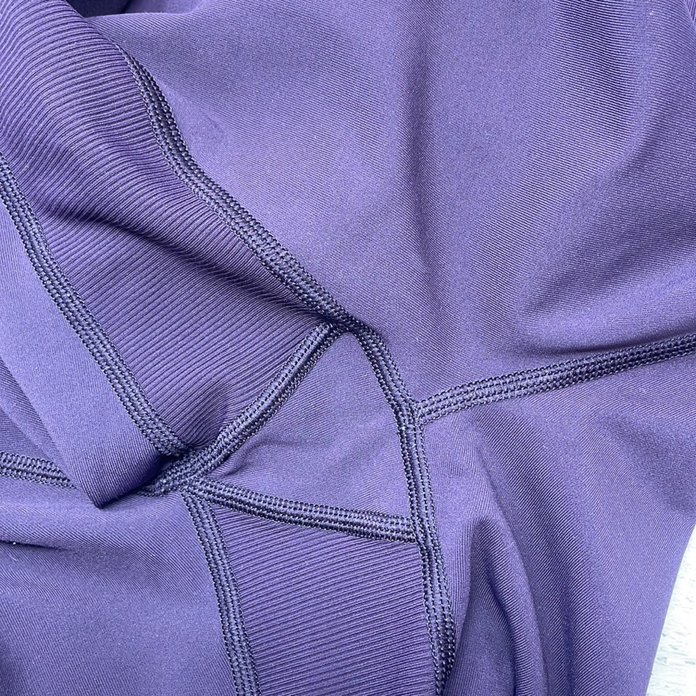 Lululemon On Your Mark Crop 23" in Black Cherry 6 O1 - Picture 7 of 8